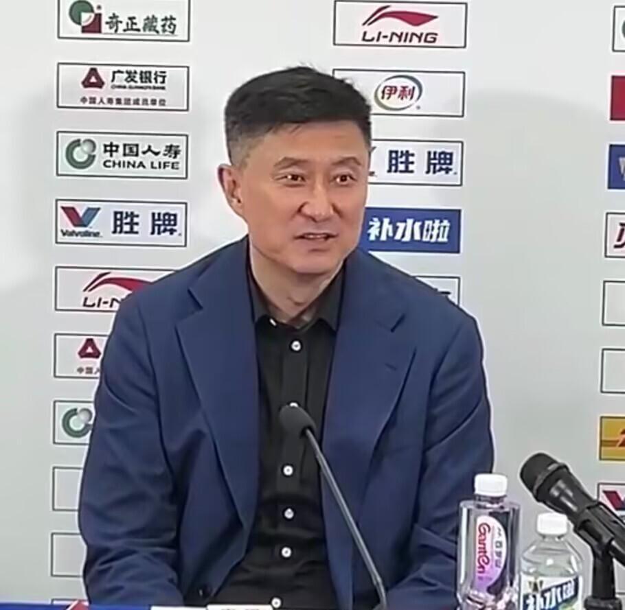 开云体育下载部门-杜锋说没什么遗憾！球迷喊下课，广东重金引援，连续两年无缘四强